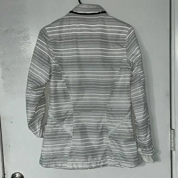 ASICS storm shelter jacket - Picture 7 of 11